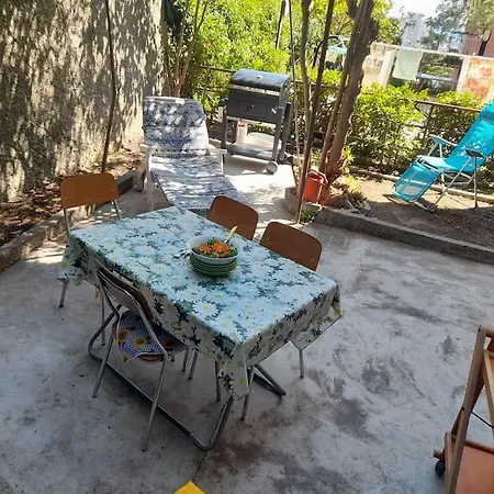 Διαμέρισμα Trilocale Con Giardino Varazze